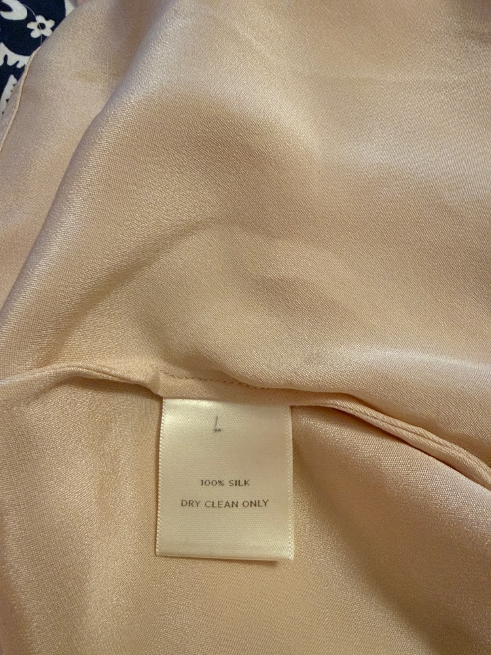 Cuyana Blush Scoop Neck Silk Tank - Picture 4 of 7